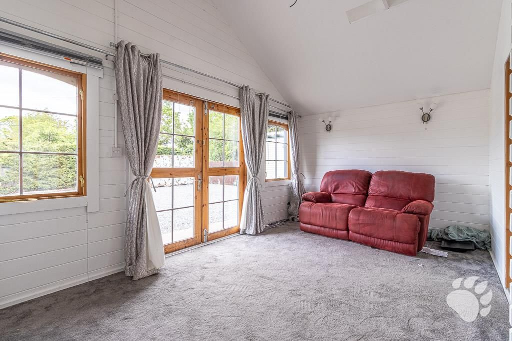 Property photo 3 of 9 Annexe - Living Room