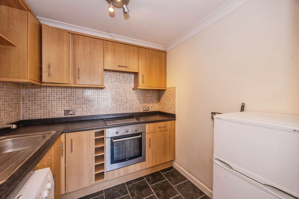 Property photo 2 of 5