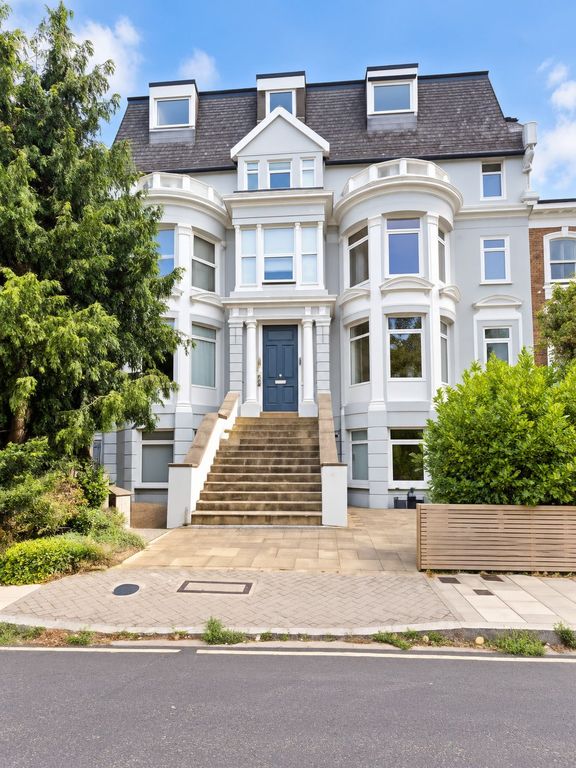 Property photo 2 of 11