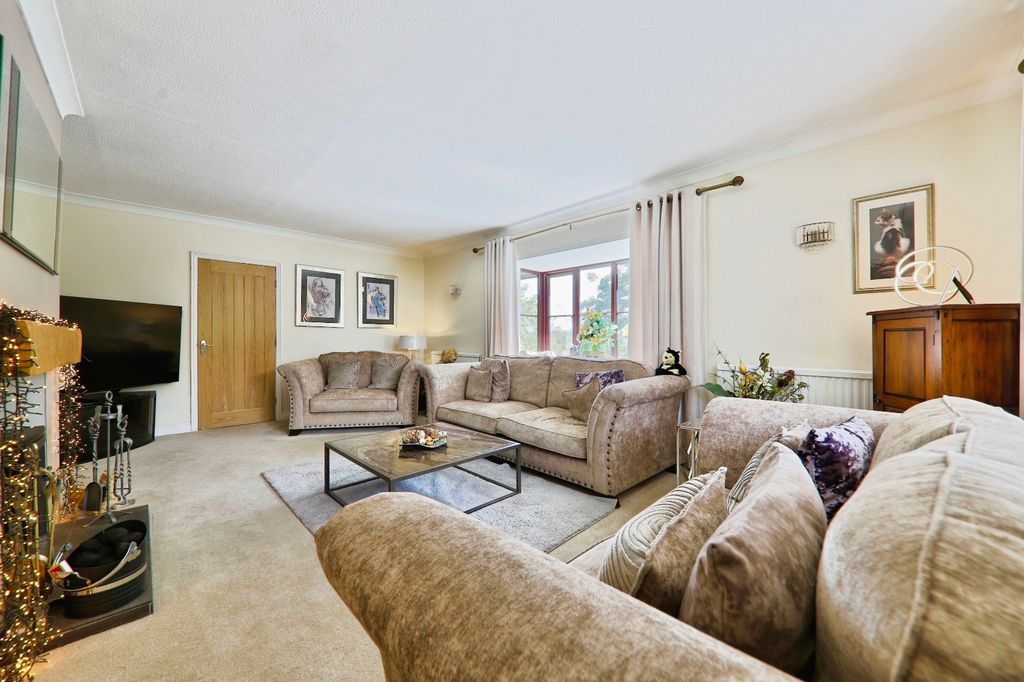 Property photo 3 of 39 4457098