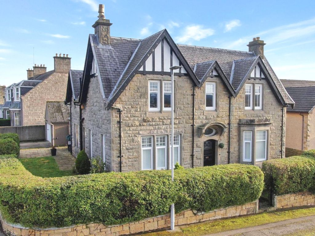 Property photo 1 of 35