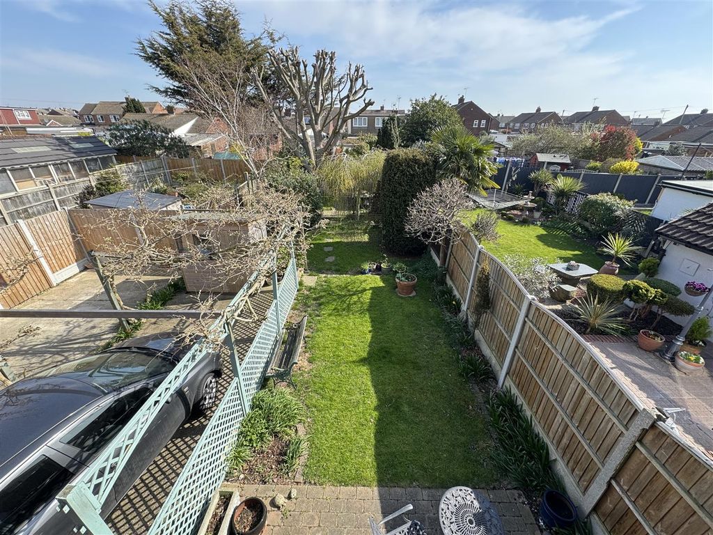 Property photo 2 of 37