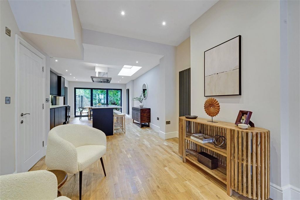 Property photo 3 of 13 Picture No. 02