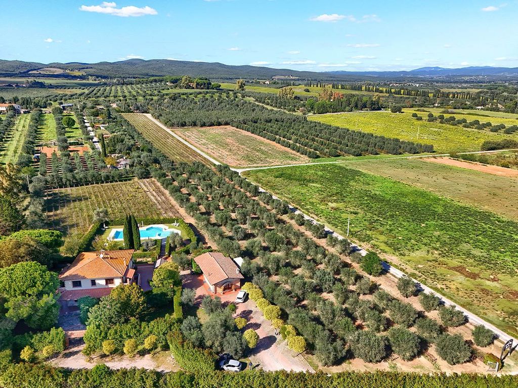 Property photo 2 of 27