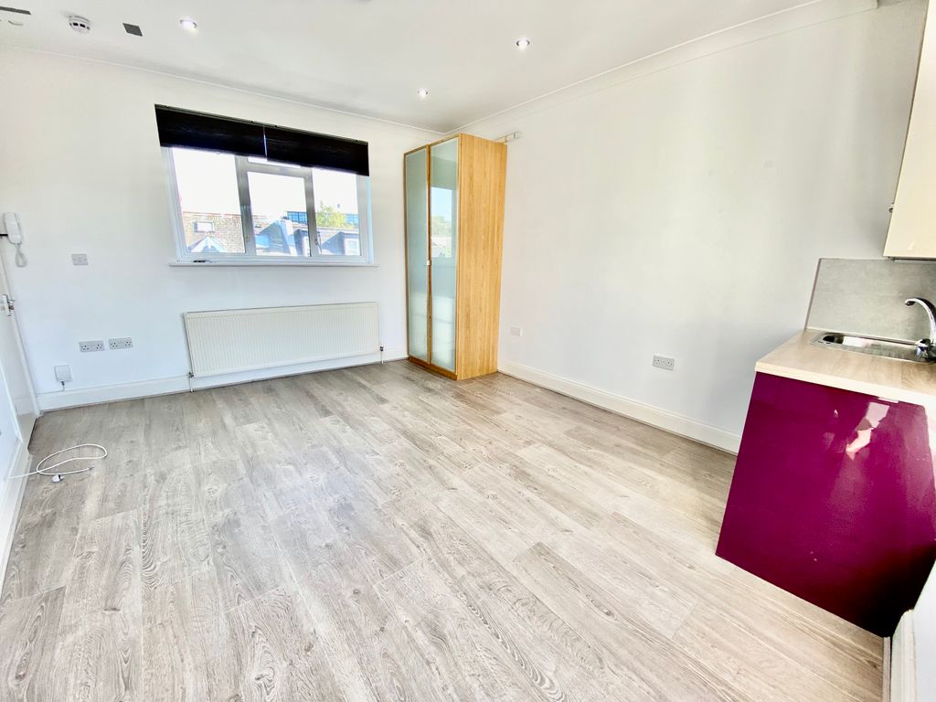 Property photo 2 of 3