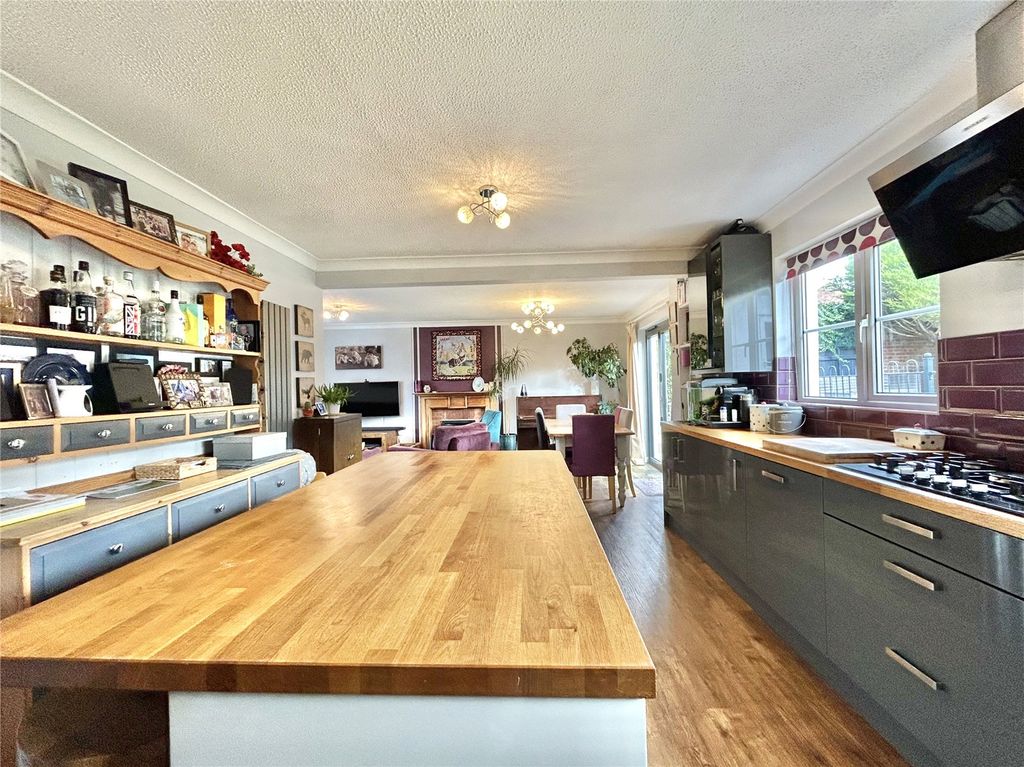 Property photo 3 of 25 Picture No. 47