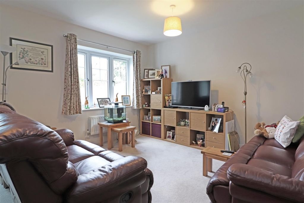Property photo 2 of 18