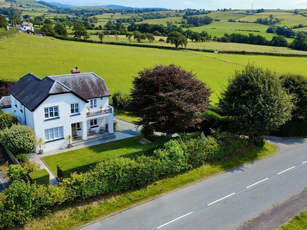 Property photo 1 of 37