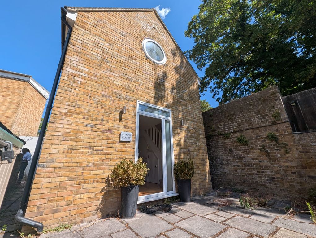 Property photo 1 of 16 21A Brewer Street, Maidstone