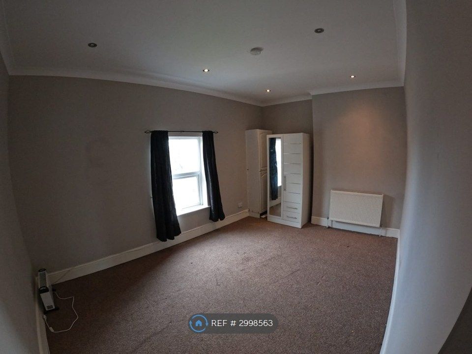 Property photo 3 of 8 Bedroom 1