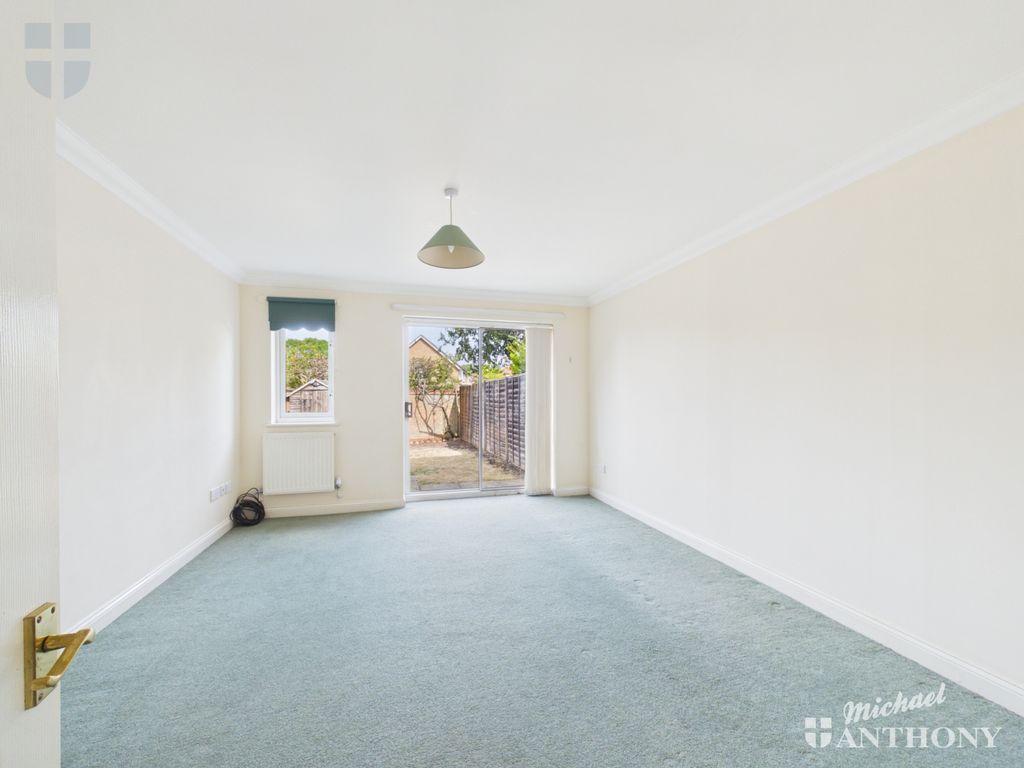 Property photo 3 of 6 Cam03218G0-Pr1111-Still003