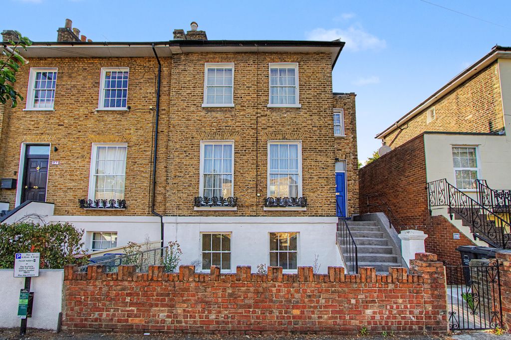 Property photo 1 of 18 Flat A, 9 Stamford Road, Hackney, London, N1 4Jp