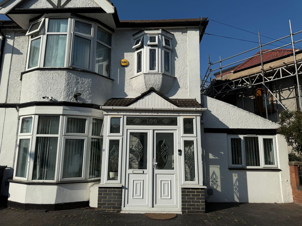 Property photo 2 of 25 Front 2