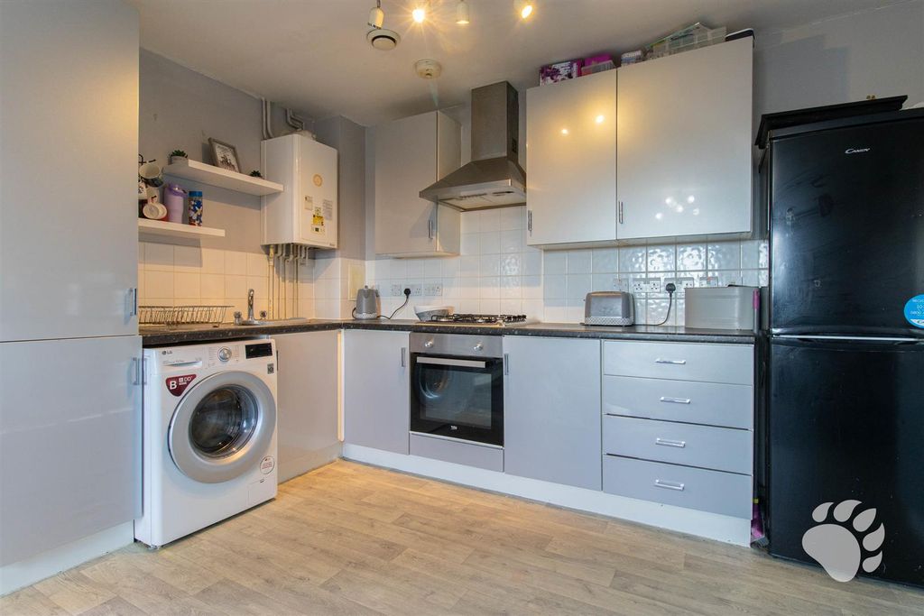 Property photo 2 of 15 Kitchen
