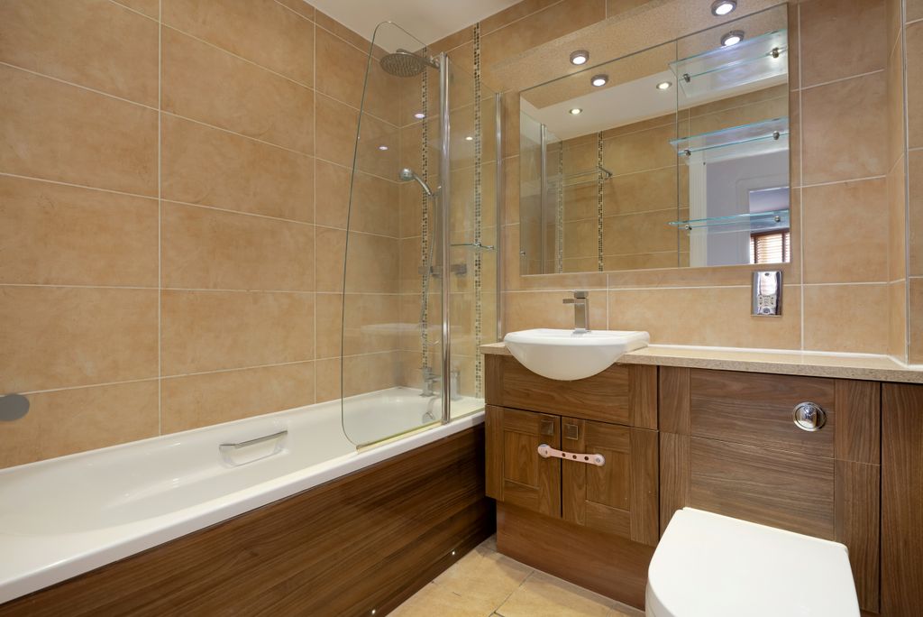 Property photo 3 of 15 Bathroom