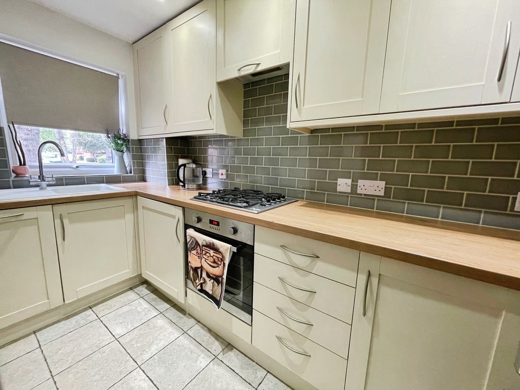 Property photo 3 of 11 Pbox-Img.Jpg