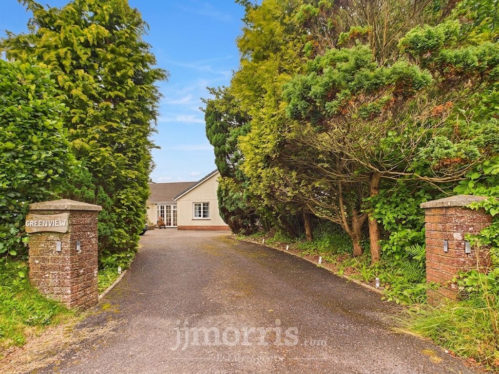 Property photo 2 of 72