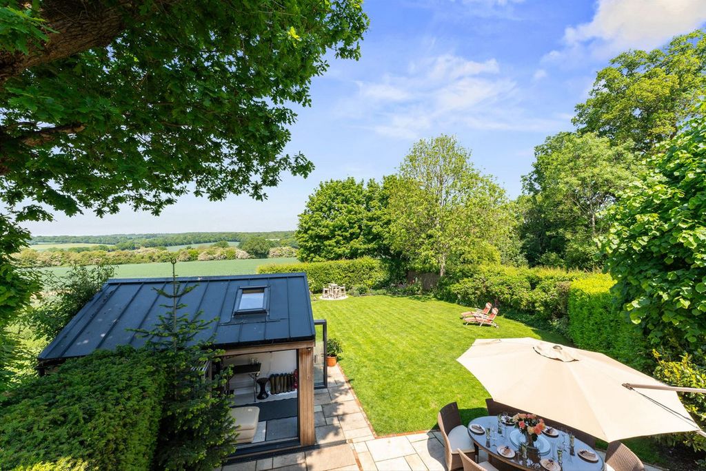 Property photo 3 of 27