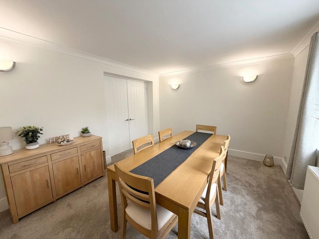 Property photo 3 of 30 Diner