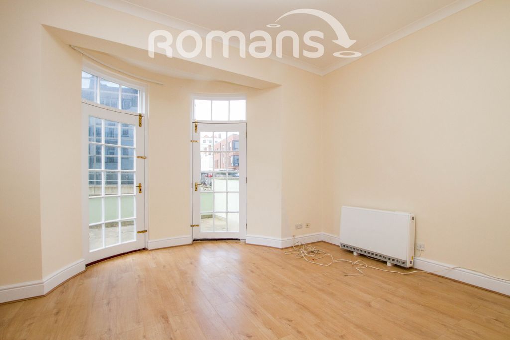 Property photo 3 of 10 3