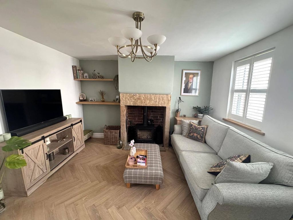 Property photo 2 of 10 Lounge 1