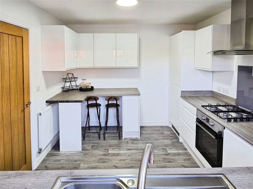 Property photo 3 of 22 Breakfast Kitchen