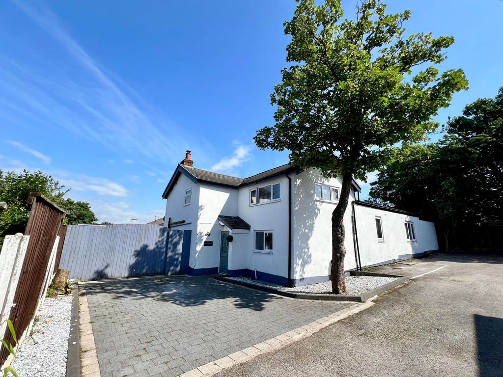 Property photo 2 of 37