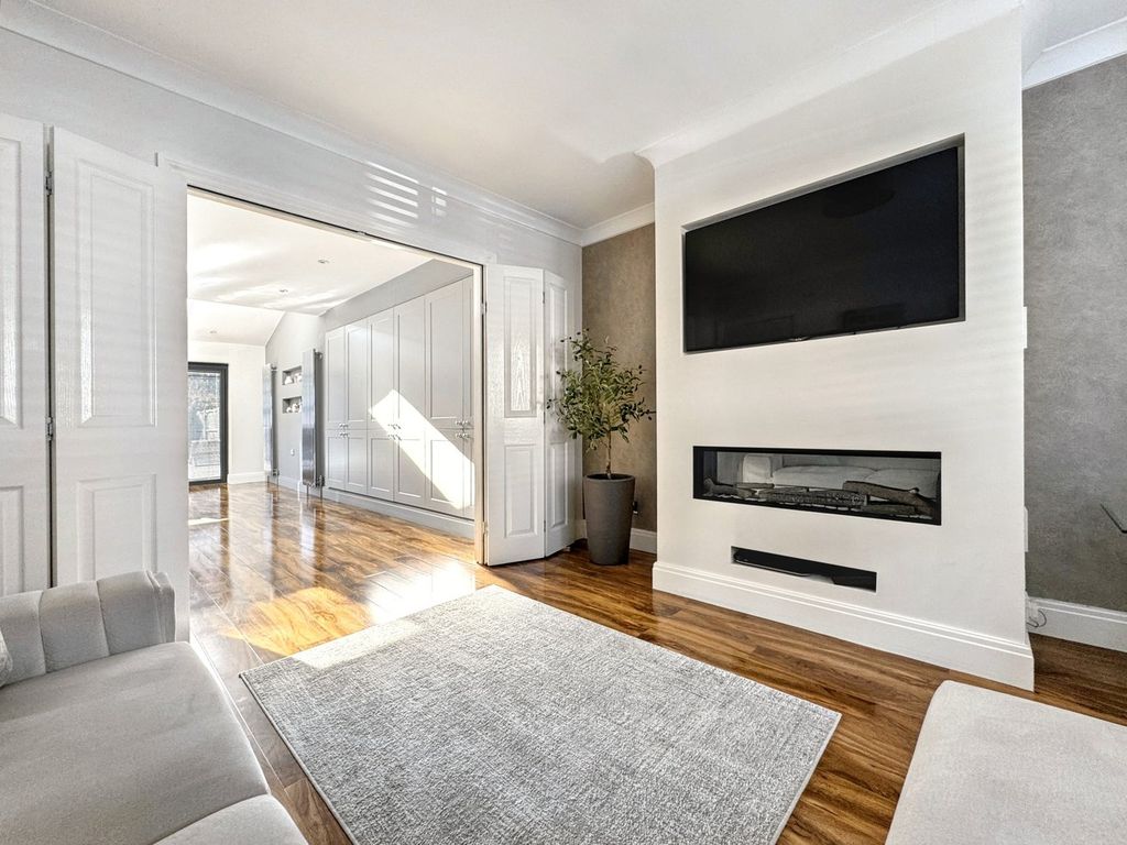 Property photo 2 of 29