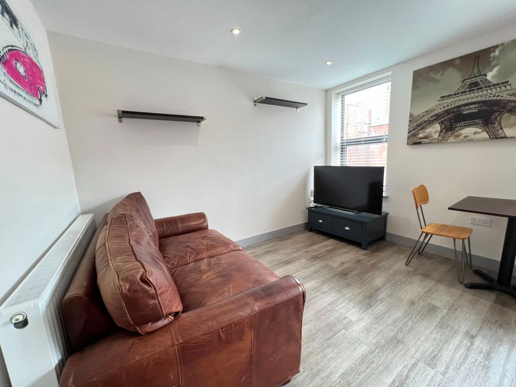 Property photo 3 of 6 4210