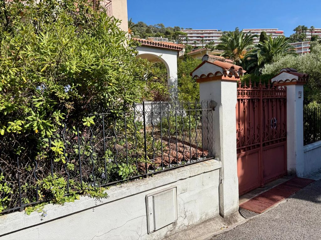 Property photo 2 of 28