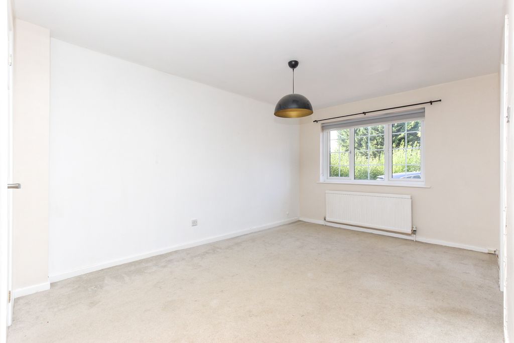 Property photo 3 of 15 Dining Room