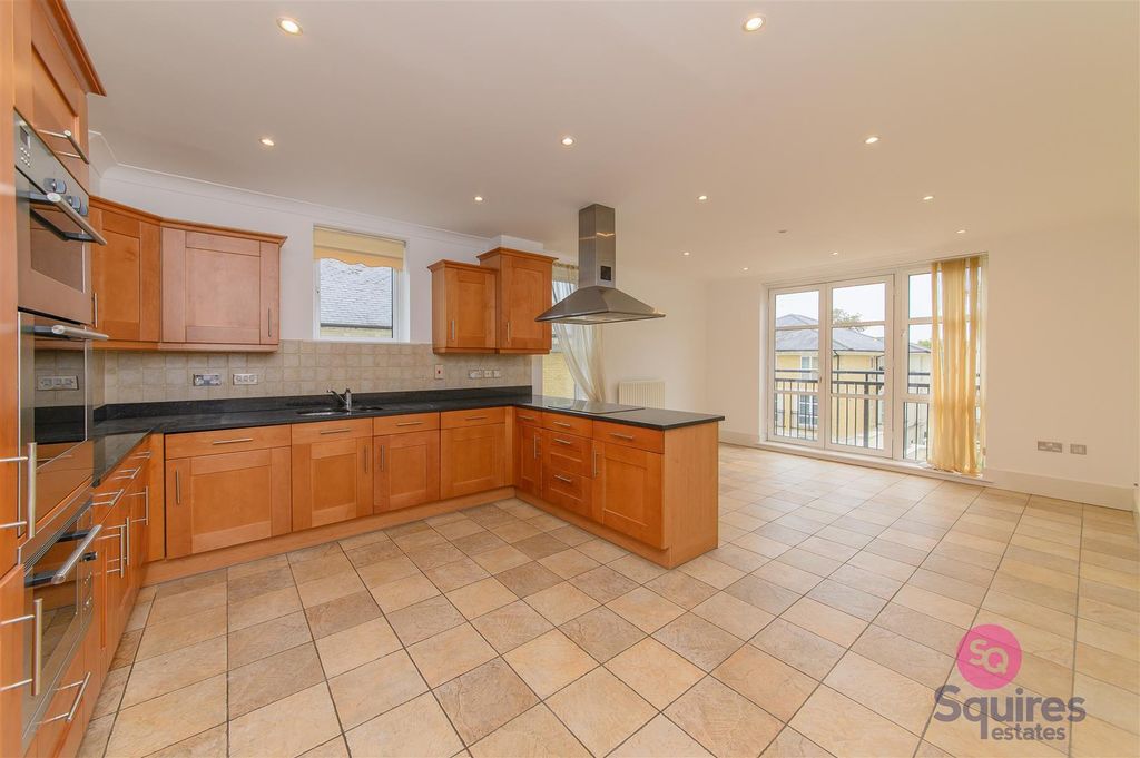 Property photo 2 of 30