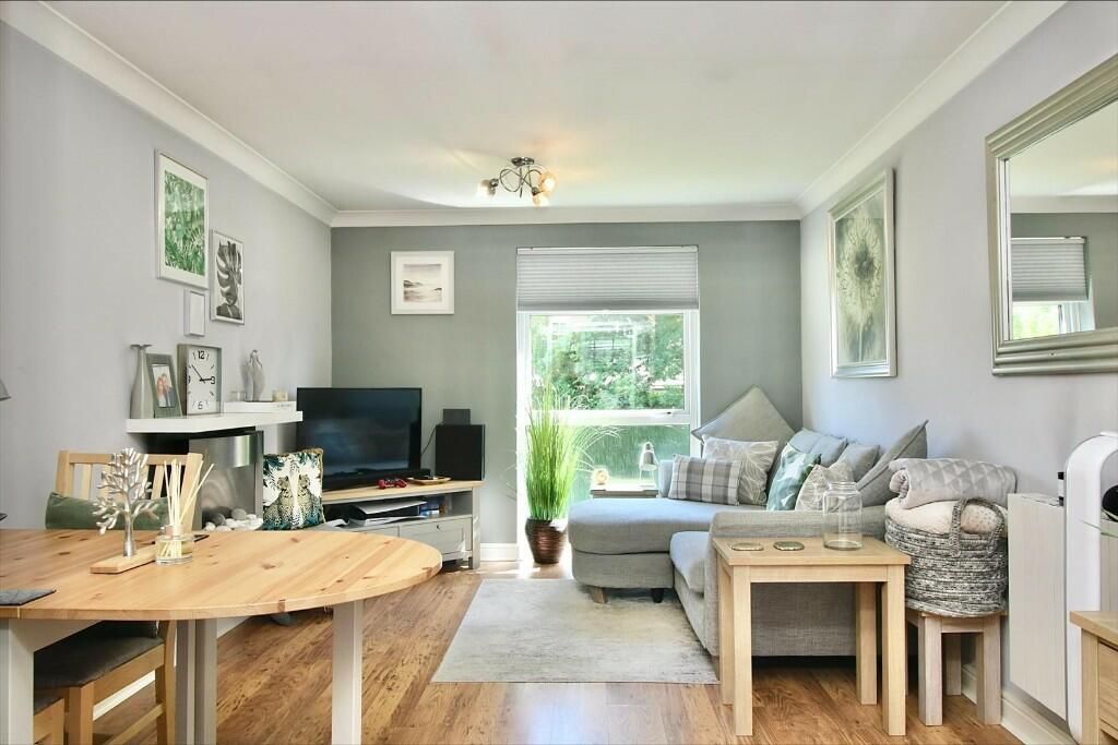 Property photo 2 of 8