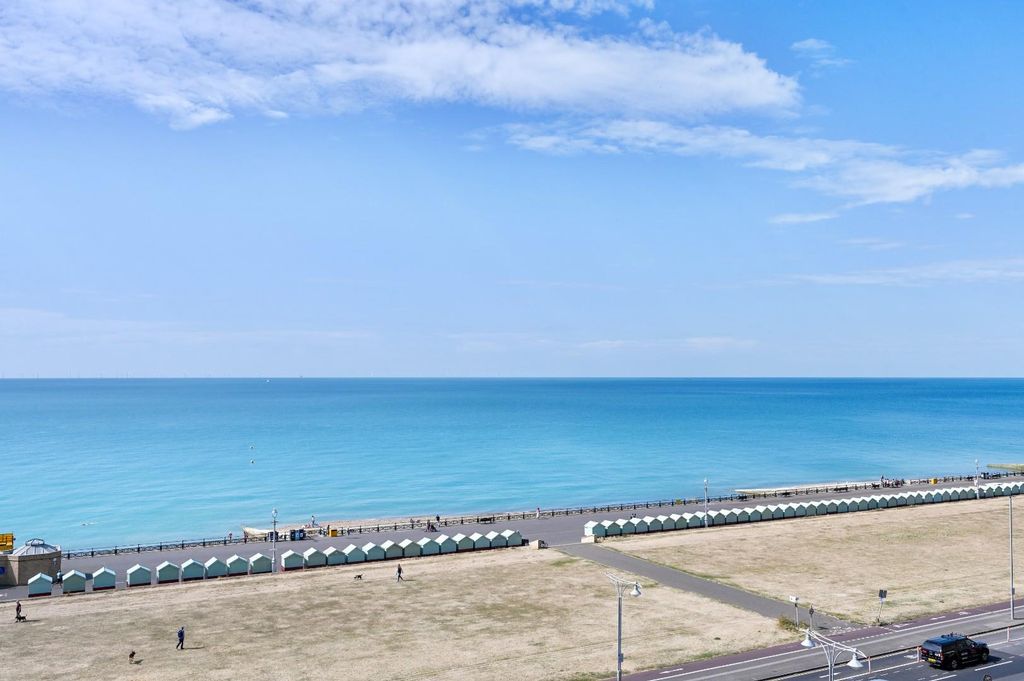 Property photo 3 of 21 35.Jpg