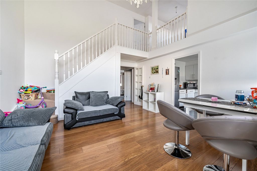 Property photo 3 of 21 Picture No. 14