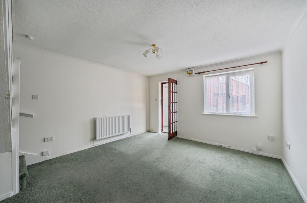 Property photo 2 of 18 1409124-20-6981Fa...