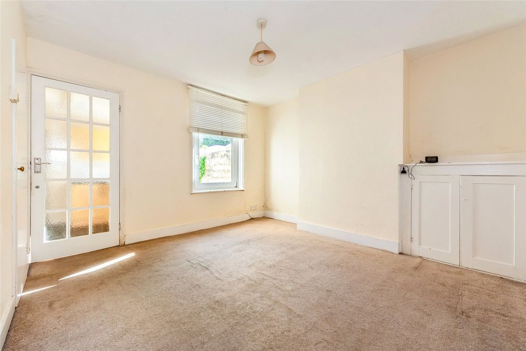 Property photo 3 of 12 Dining Room