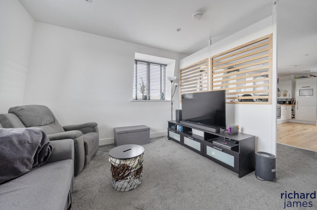 Property photo 3 of 12 1A9834c2c4A3417E8445E825Eca4B675