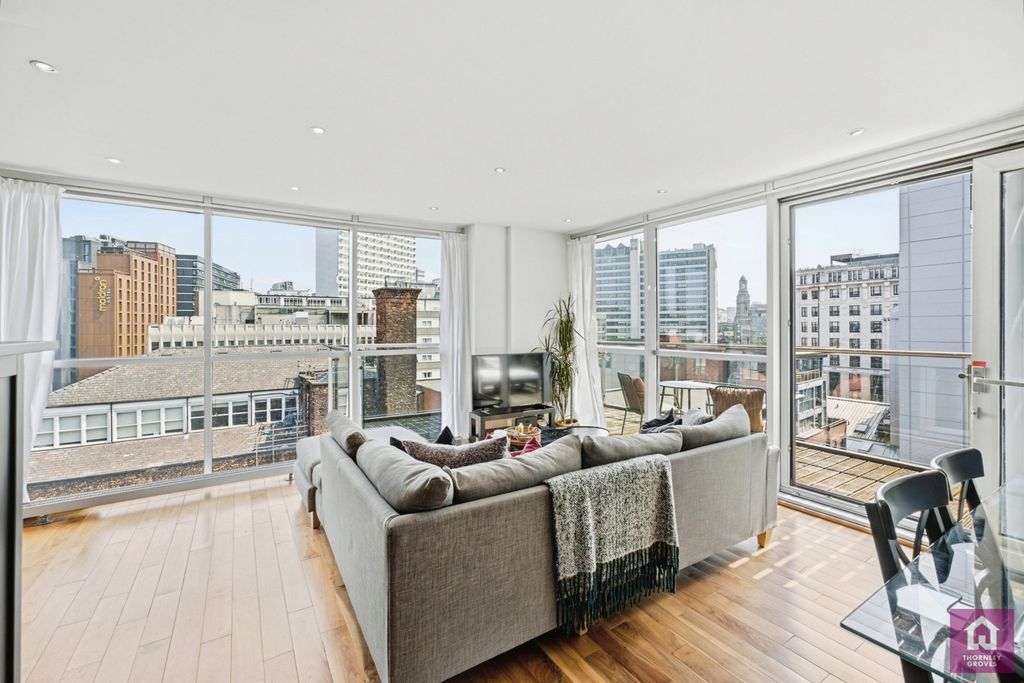 Property photo 1 of 18 Pbox-Img.Jpg