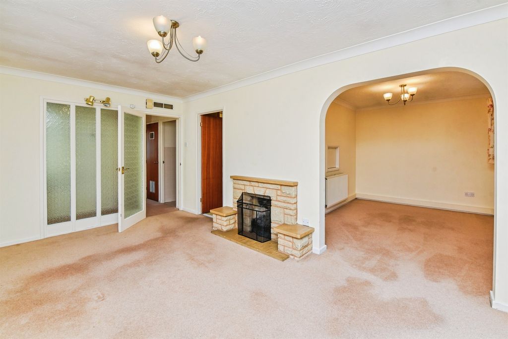 Property photo 3 of 19