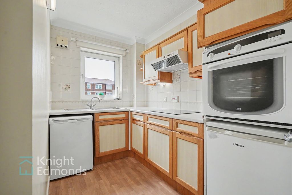 Property photo 3 of 12 Kitchen