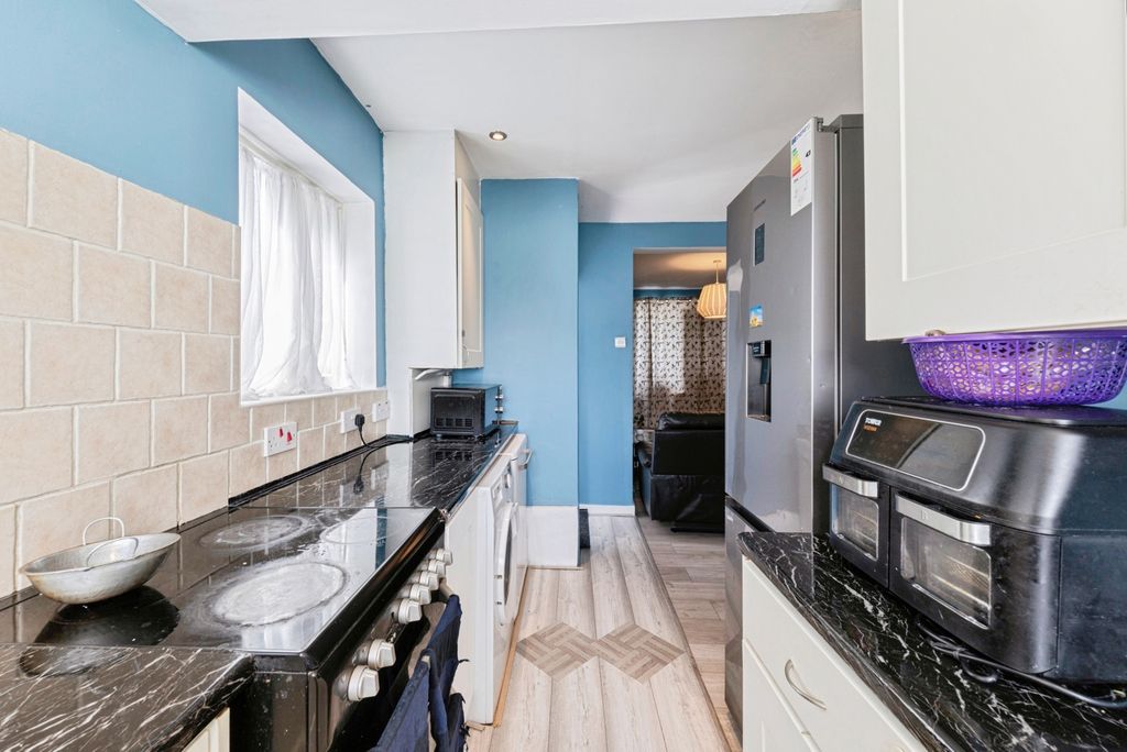 Property photo 3 of 9 Pbox-Img.Jpg