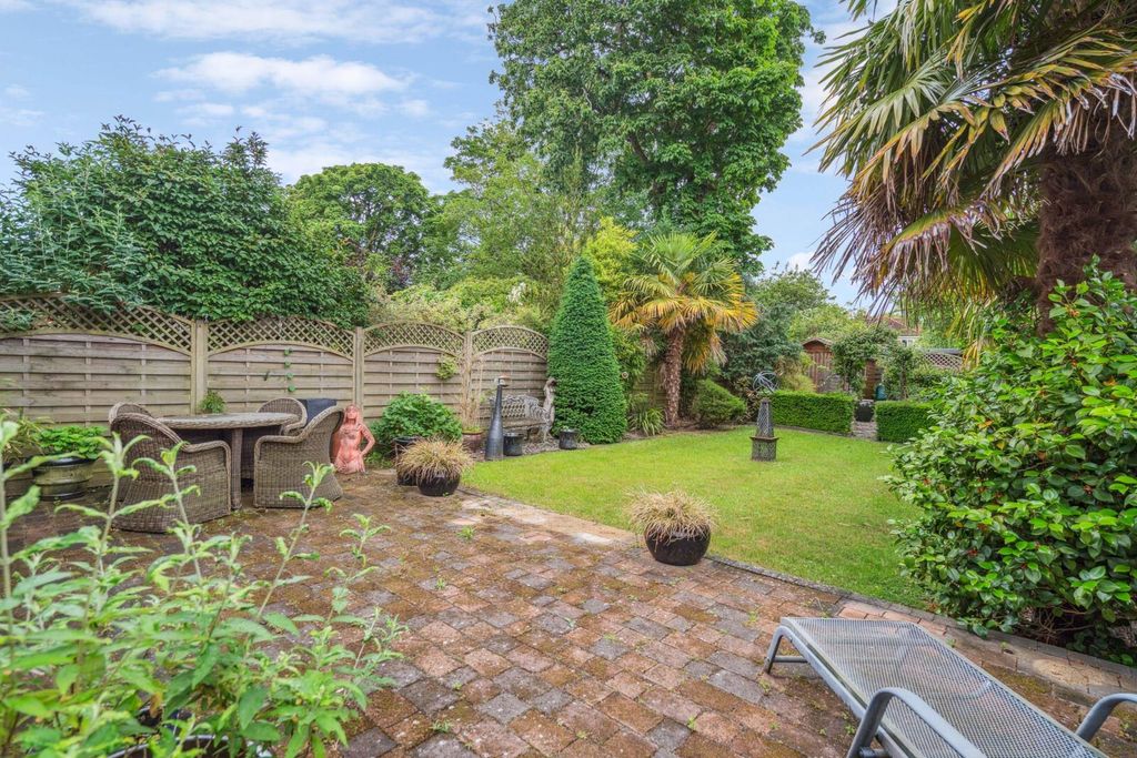 Property photo 1 of 18