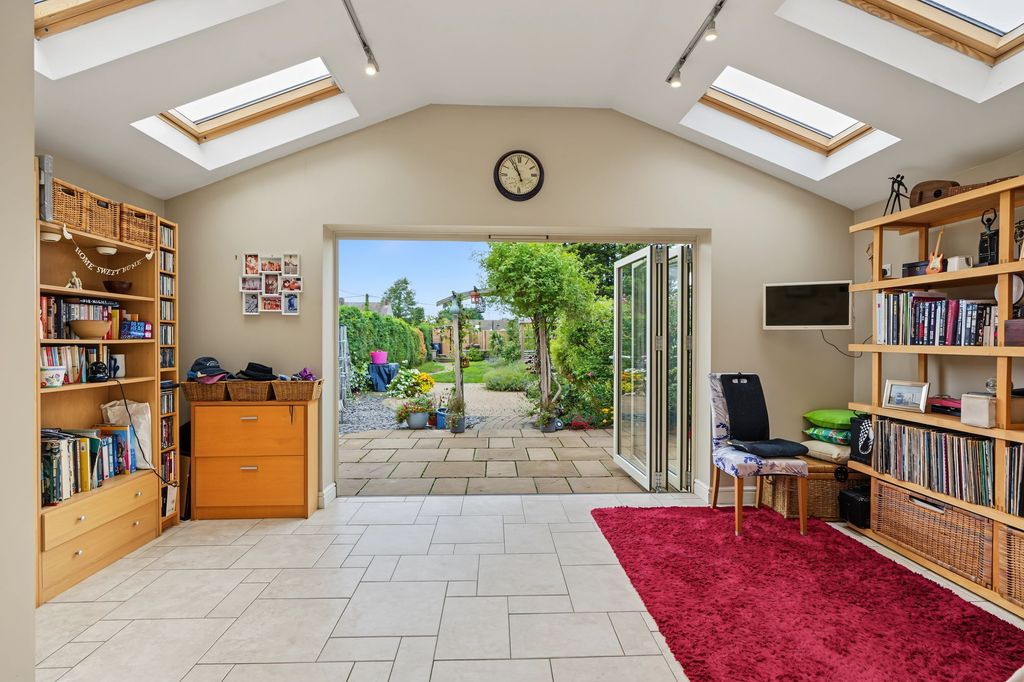 Property photo 2 of 22
