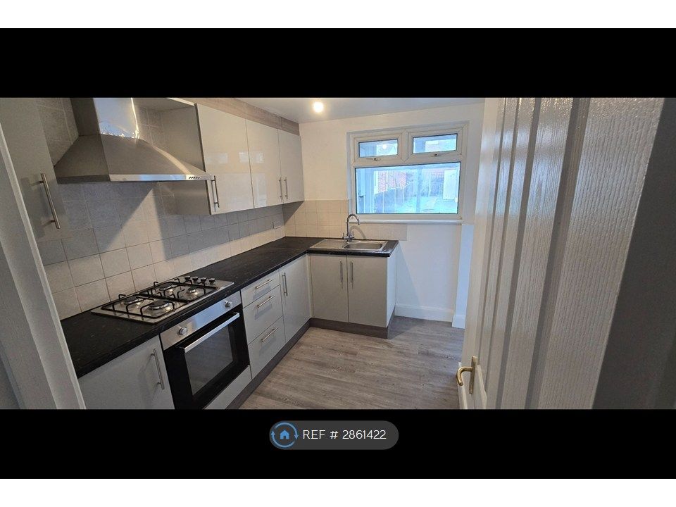 Property photo 2 of 16 Kitchen