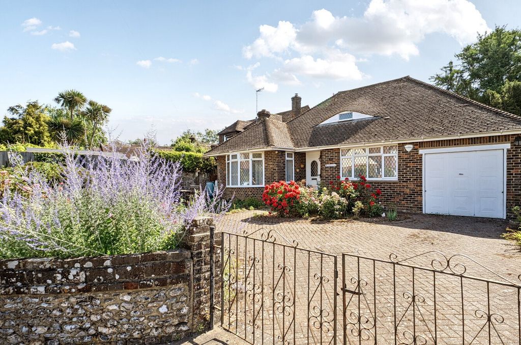 Property photo 1 of 14 1483512-19-6A4238...