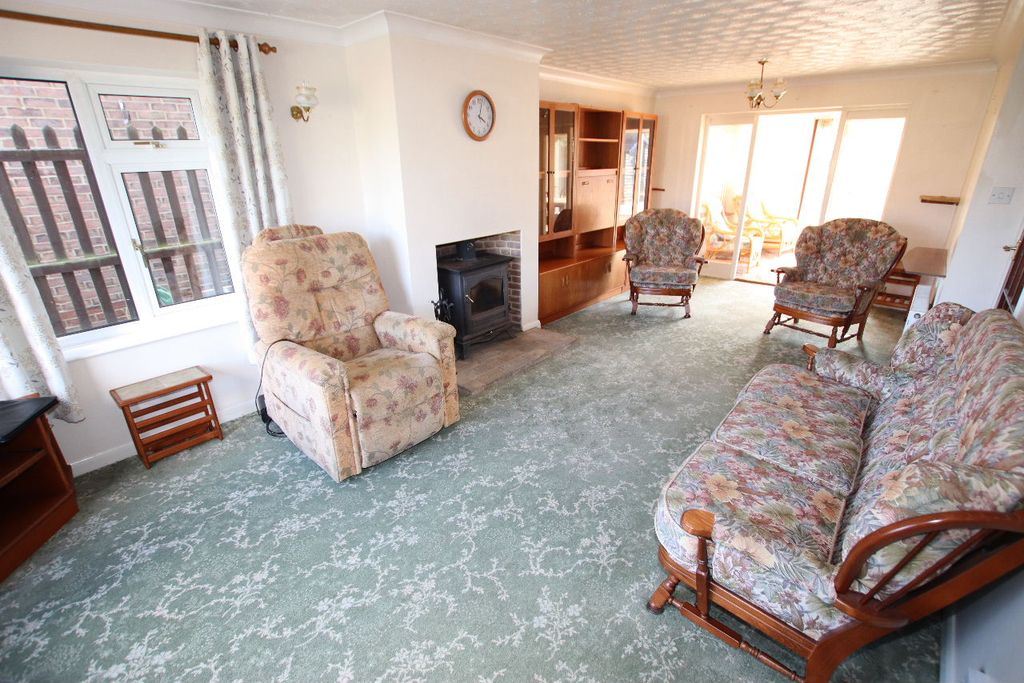 Property photo 3 of 17 Gallery