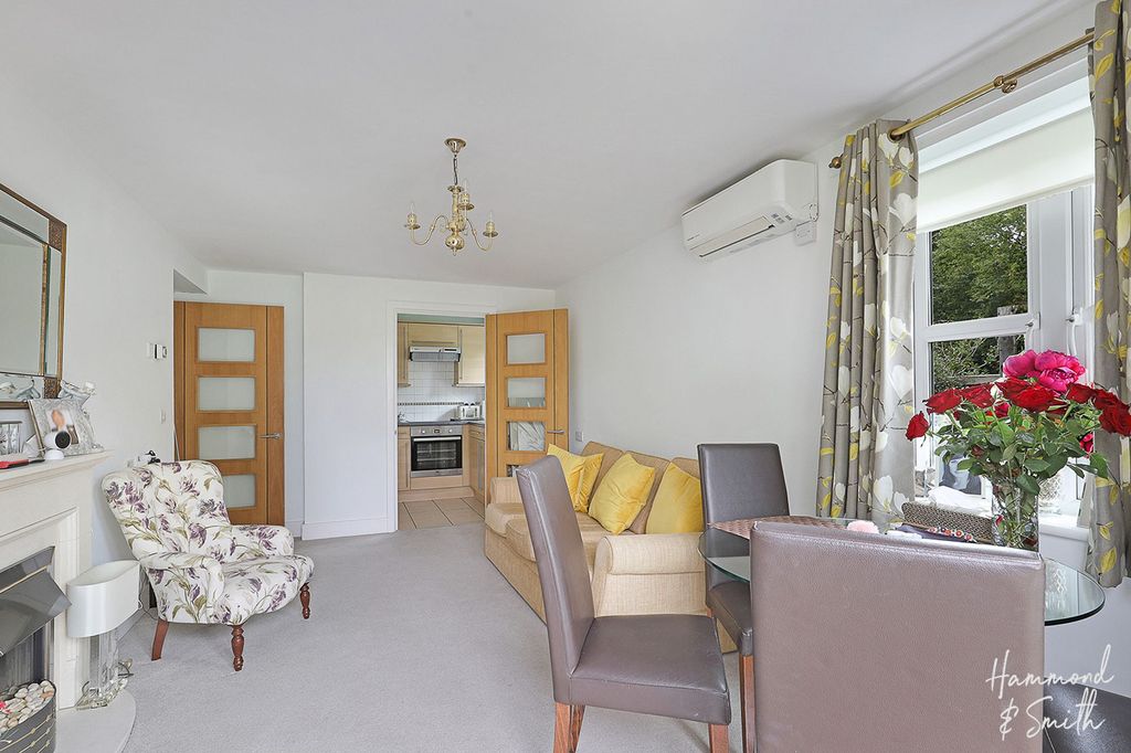 Additional image 9 of 1 bed flat for saleHigh Street, Epping CM16