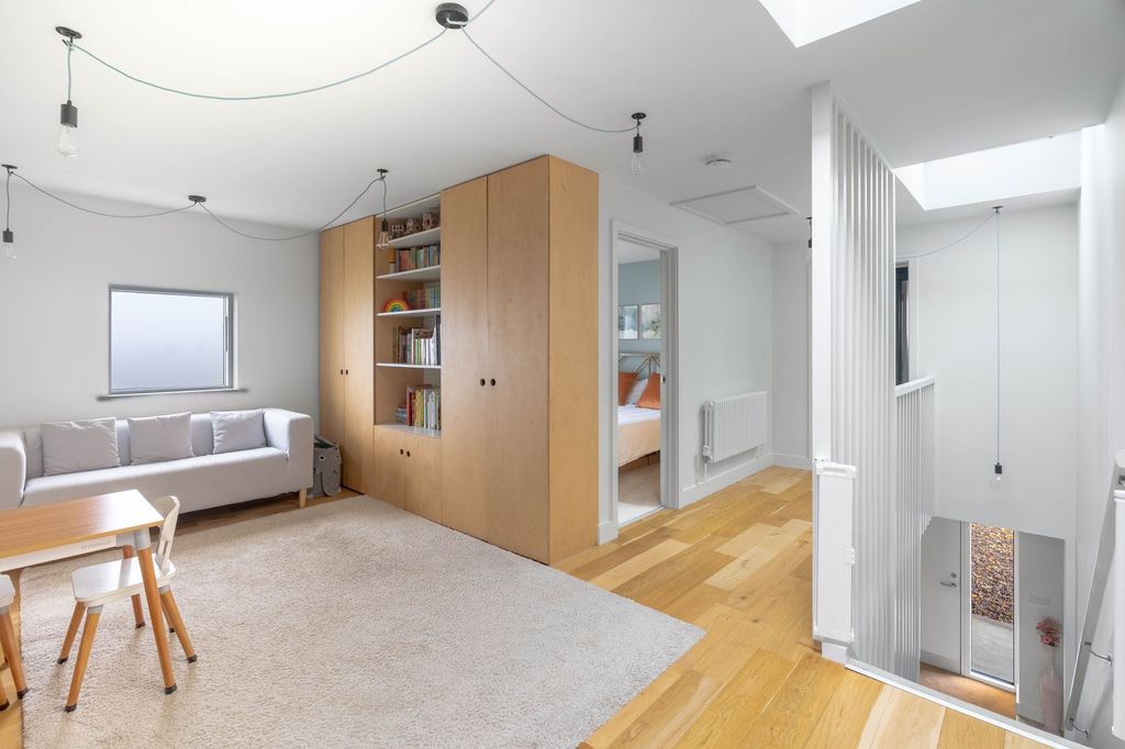 Property photo 3 of 22