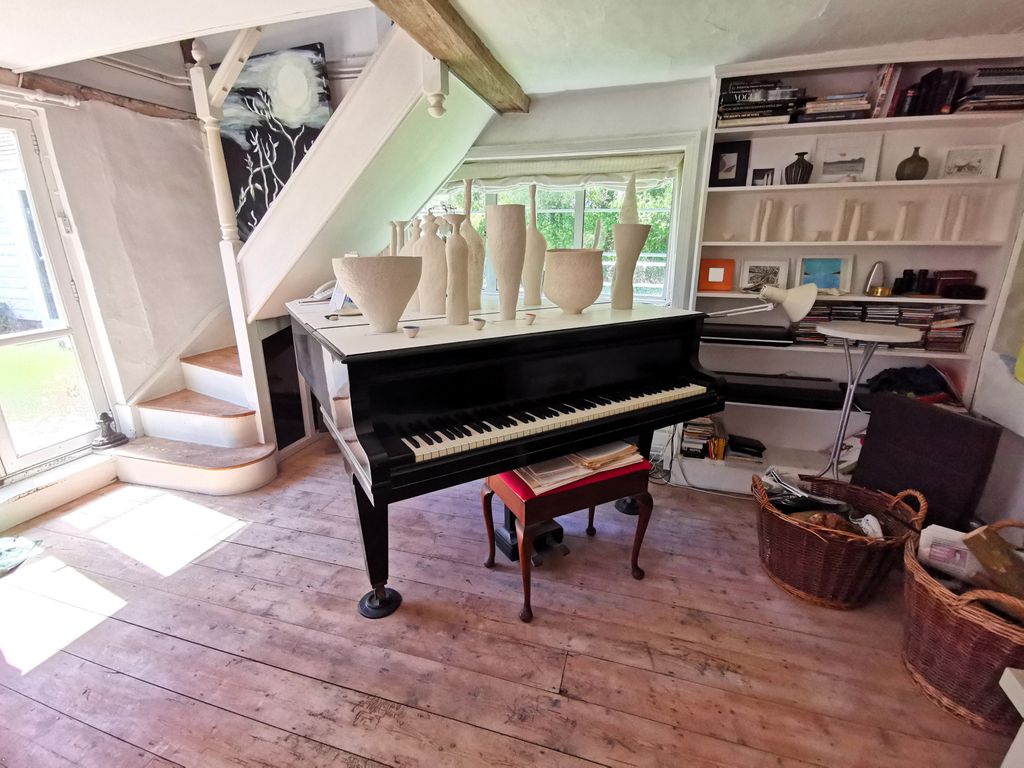 Property photo 2 of 23 Gallery